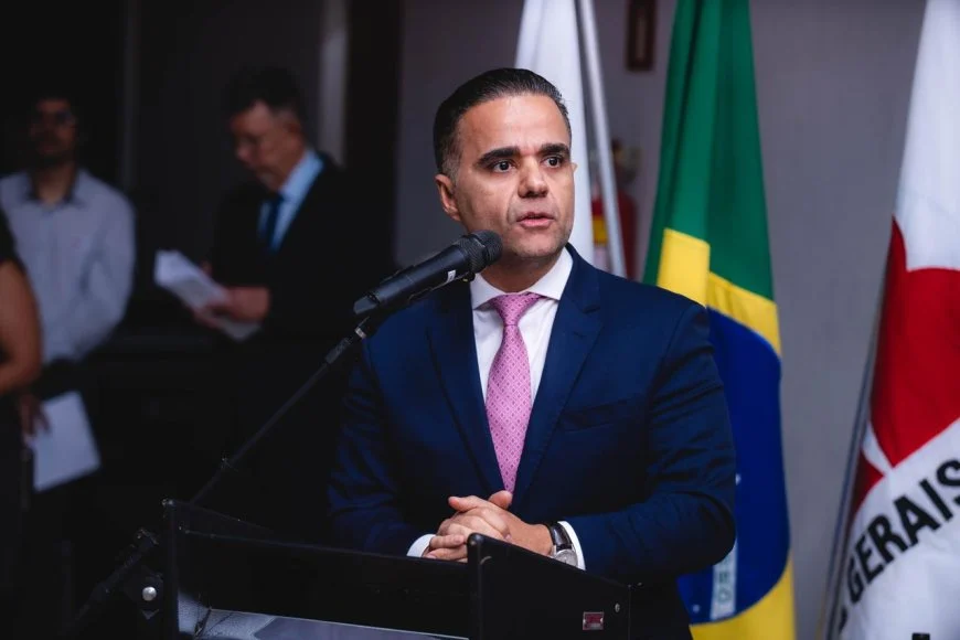 Presidente da OAB-MG participa da Semana Jurídica do UNILAVRAS com palestra sobre advocacia e inteligência artificial
