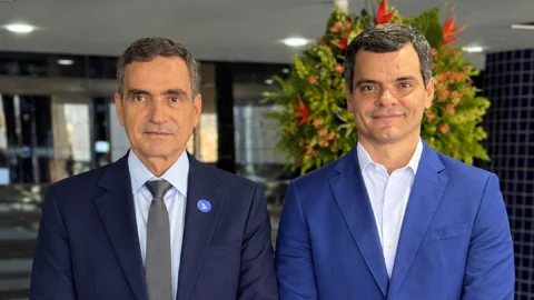 Deputado federal Hercílio Coelho Diniz e Vinícius Diniz se mobilizam para garantir auxílio a municípios atingidos pelas chuvas 26 Deputado federal Hercílio Coelho Diniz e Vinícius Diniz se mobilizam para garantir auxílio a municípios atingidos pelas chuvas
