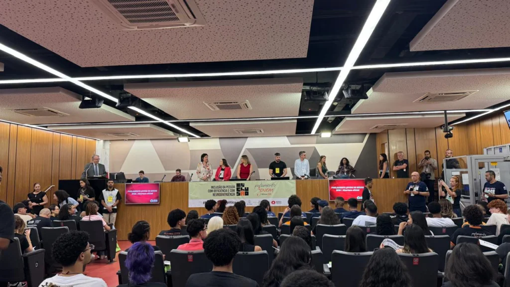 Plenária Estadual Parlamento jovem 01