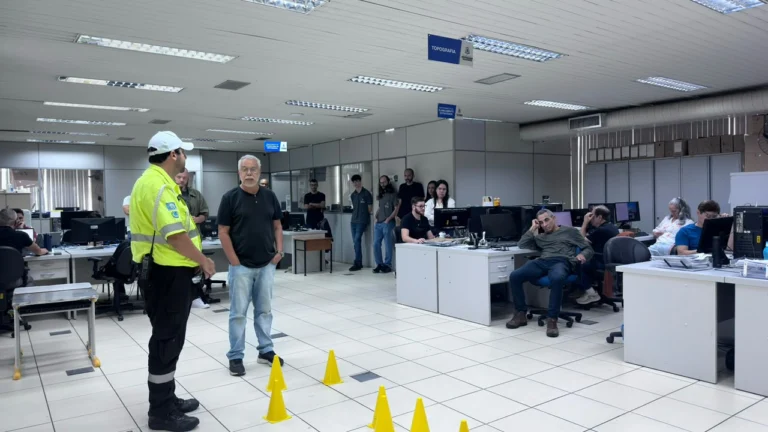 Servidores recebem palestra sobre segurança no trânsito 9 Servidores recebem palestra sobre segurança no trânsito
